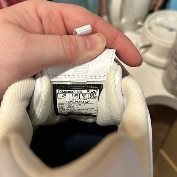 NWOB Fila Women's Disruptor Zero Sneakers - Picture 8 of 8